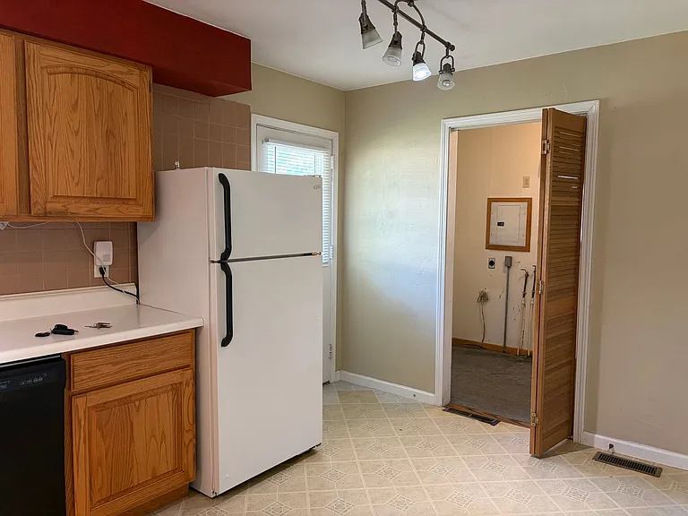 1022 McGregor St — Photo 6