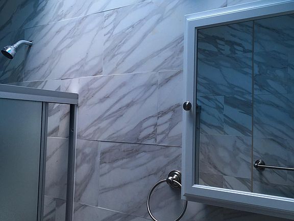 Skylit Bathroom Pic 2