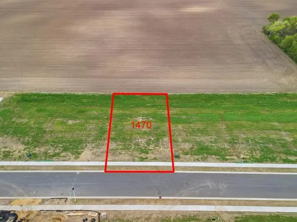 1470 Cullen St, Saint Peter, MN 56082