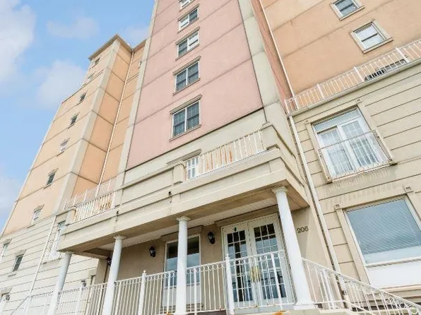 206 Shearwater Ct W APT 65, Jersey City, NJ 07305
