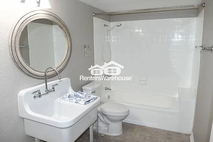 3420 W Danbury Dr #C107 — Photo 11