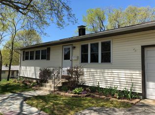 13 Newport St, Groton, CT 06355