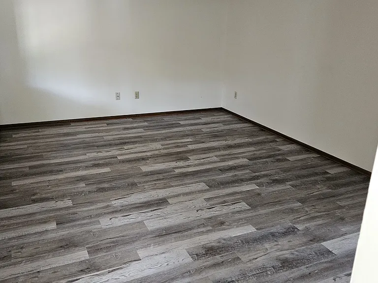 2146 Tanglewood Ave #E — Photo 5