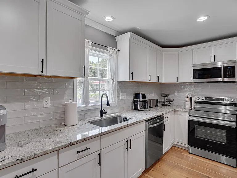 113 Murray St — Photo 18