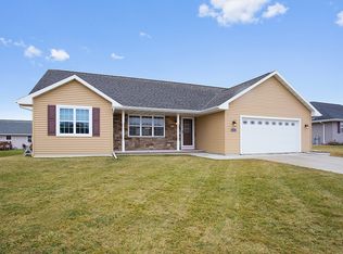 746 Killarny Trl, De Pere, WI 54115