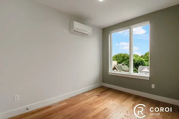 Rented by Coroi Corp | media 9