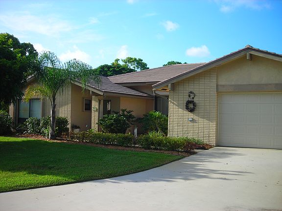 2nd image of 3886 SW Creekside Ter