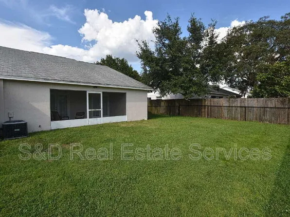 1072 Meadowood Pointe Rd, Lakeland, FL 33811
