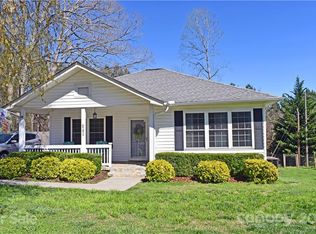 419 N Lincoln St, Dallas, NC 28034