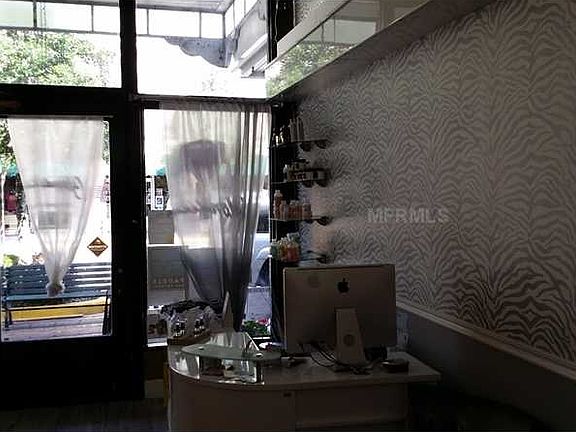5th image of 134 N Woodland Blvd