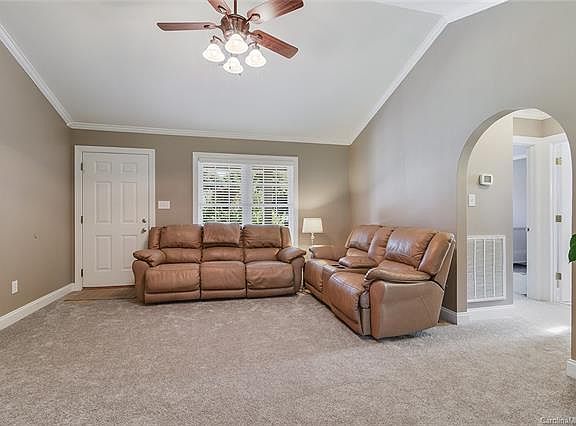 3rd image of 1012 Dove Meadows Dr