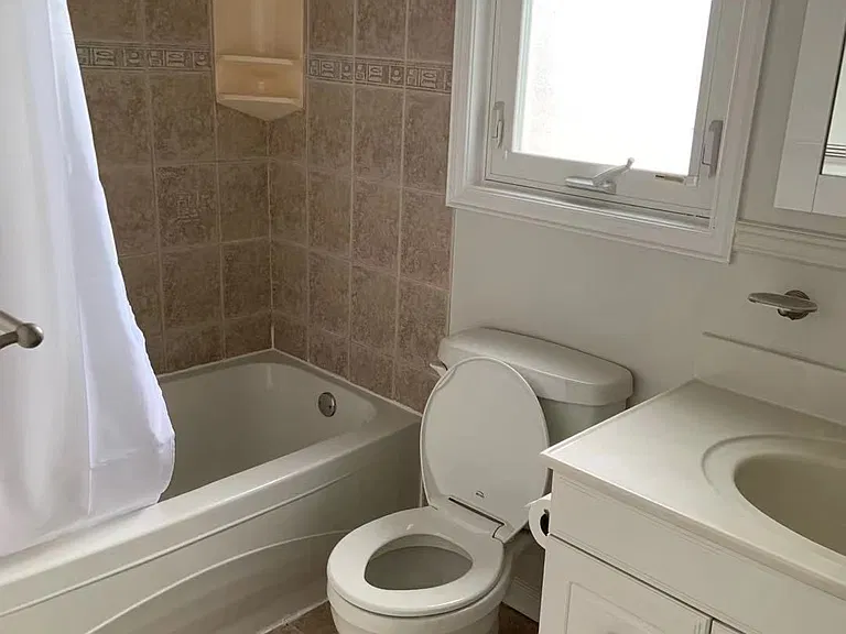 2710 Harewood Ct — Photo 13