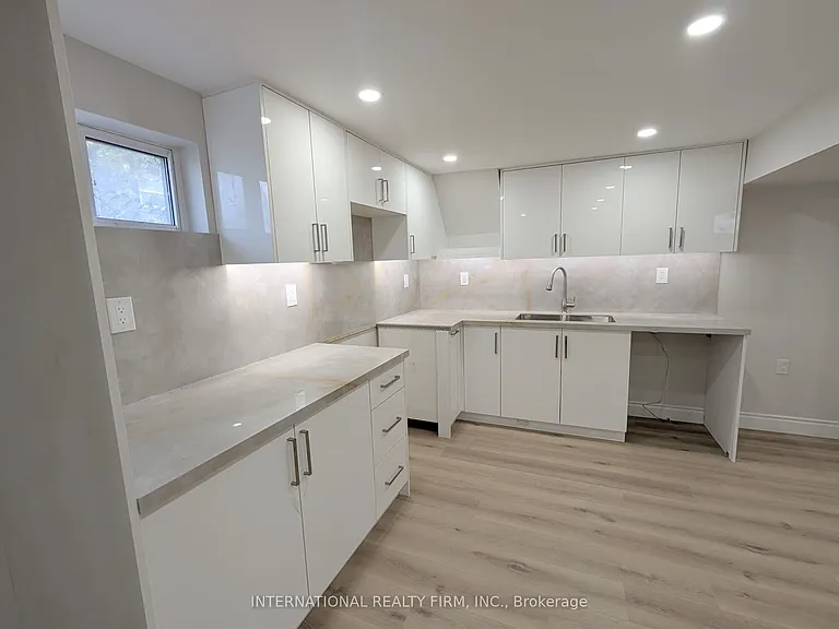 198 Cherrywood Dr #BASEMENT — Photo 3