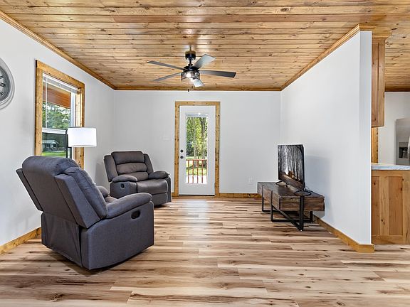 9th image of 4477 Randall Rd