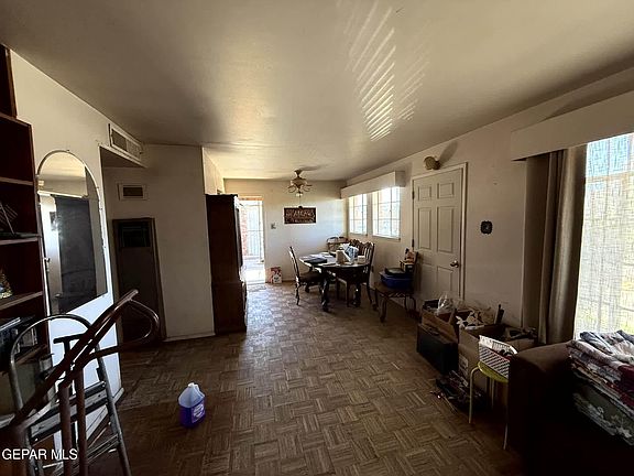 4th image of 228 Mango Rd