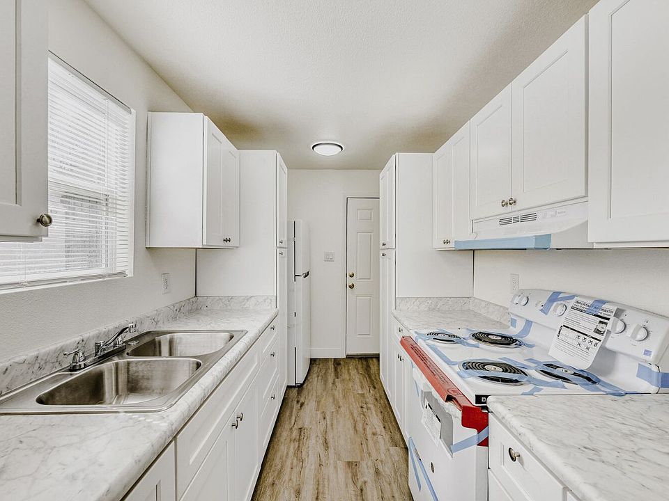 1st image of 1014 N 4th St APT 1