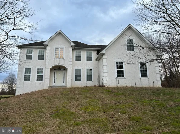 3 Pennswick Dr, Downingtown, PA 19335
