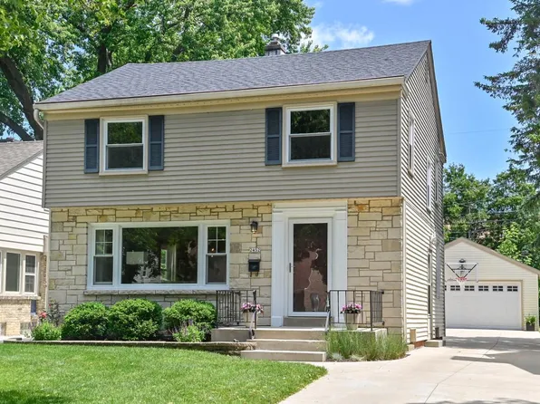 2452 North 83rd STREET, Wauwatosa, WI 53213