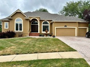 2508 SW Winterbond Cir, Lees Summit, MO 64081