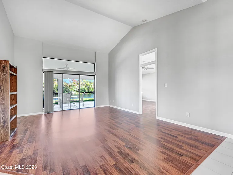 3643 Bluefield Ave — Photo 10