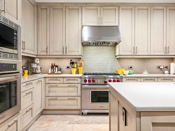 2nd image of 311 Ridgewood Rd