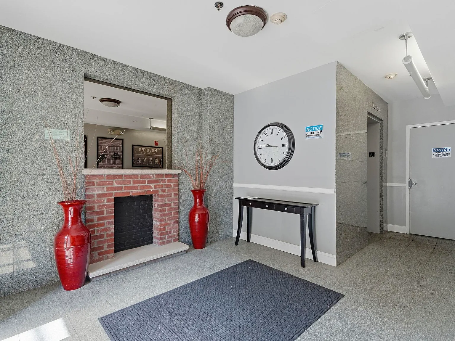 2 bed, 2.0 bath, 1065 sqft, $4,800 — Photo 2