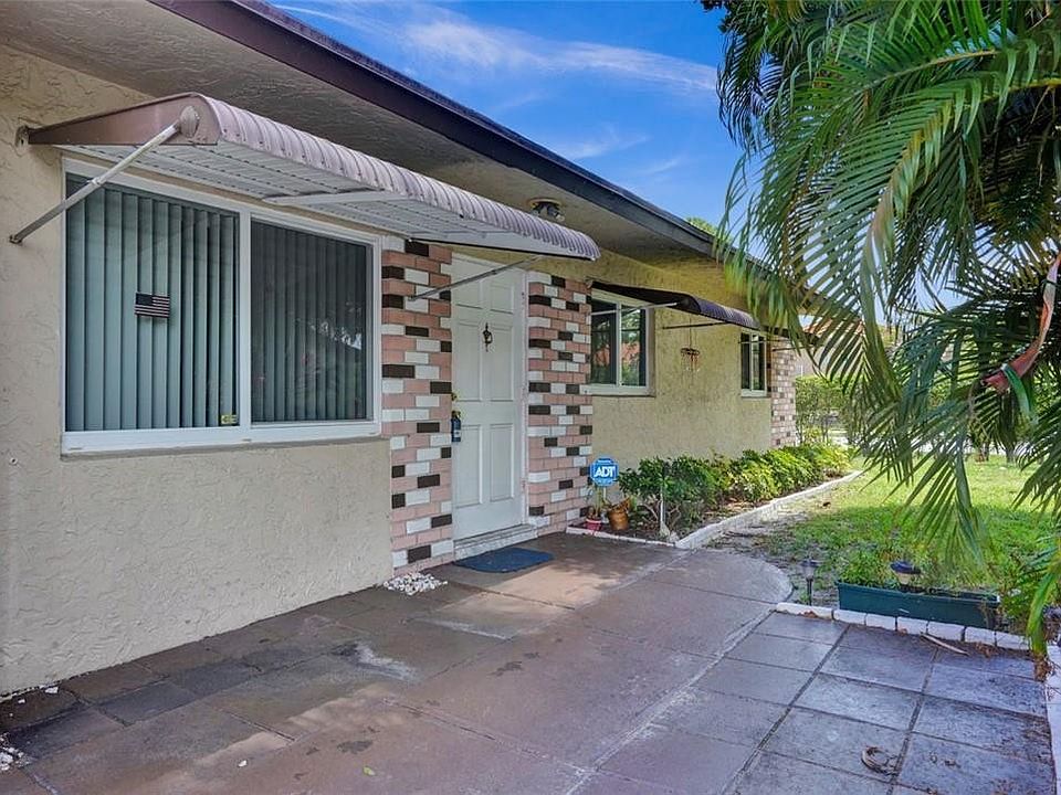 1st image of 520 SW Natura Avenue