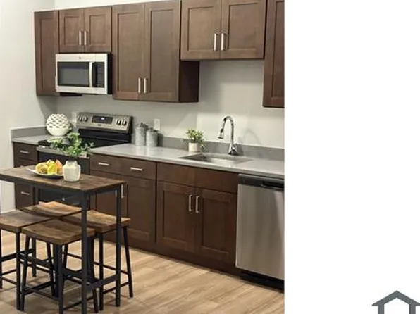 351 Chestnut St, Manchester, NH 03101