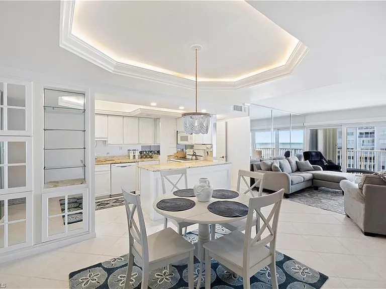 3443 Gulf Shore Blvd N #503 — Photo 4