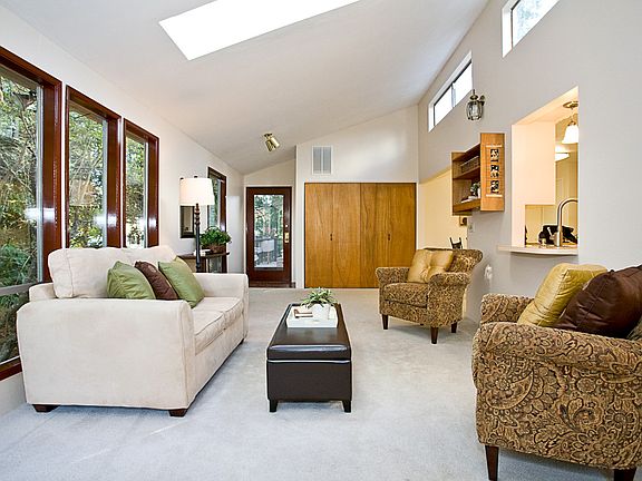 Great Room Upstairs w/ Two S