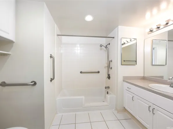 1314 Kalakaua Ave APT 908, Honolulu, HI 96826