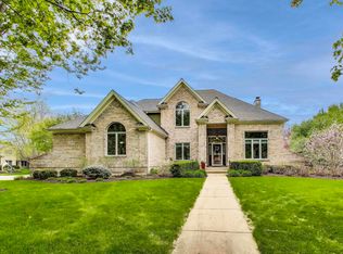 1304 Harvell Dr, Batavia, IL 60510