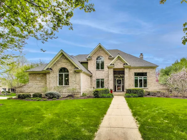 1304 Harvell Dr, Batavia, IL 60510