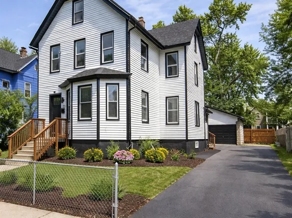 25 Dawes St, Springfield, MA 01109