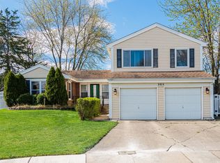 305 Towner Ct, Glendale Heights, IL