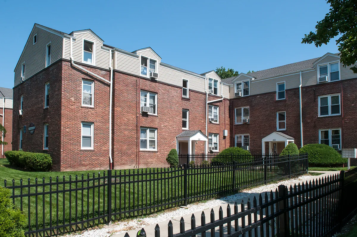 Building Photo - 434 E Vine St #434E