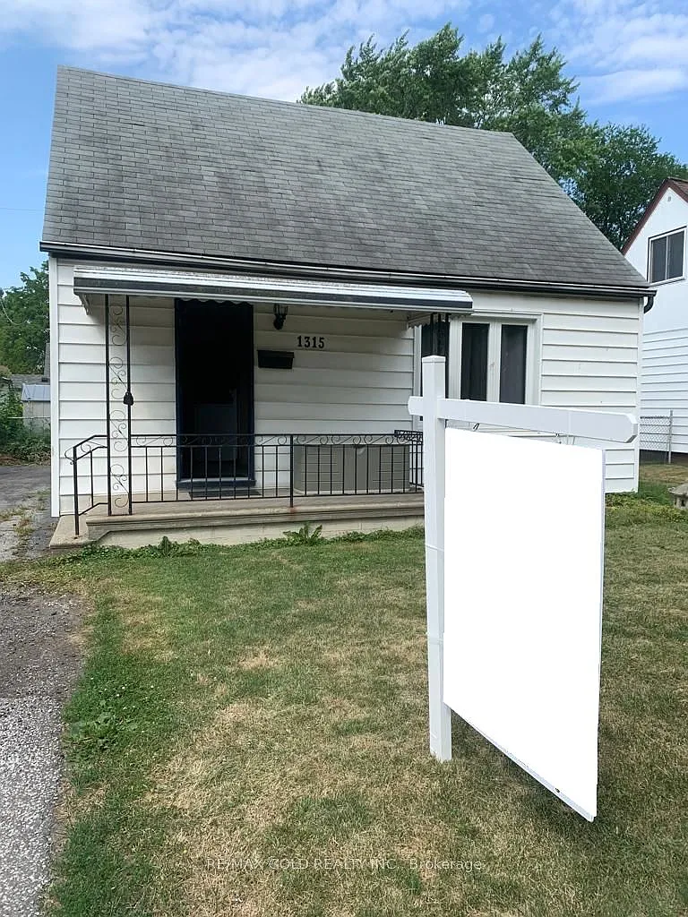 3 bed, $2,000 — Photo 1