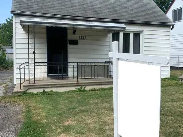 1315 Partington Ave, Windsor, ON N9B 2P5