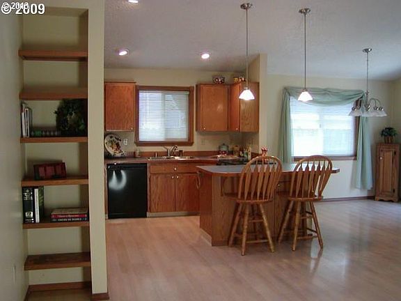 2nd image of 1300 SE 159th Ave