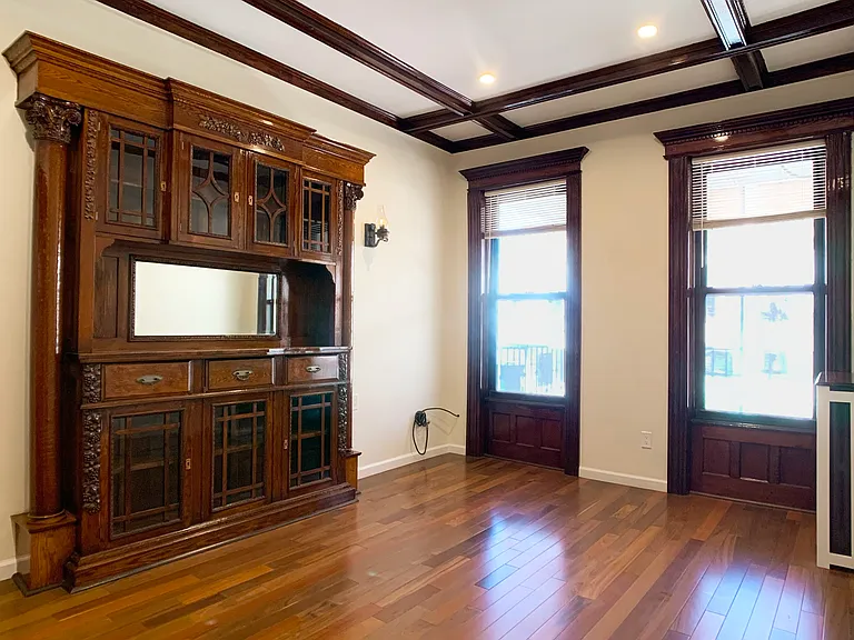 1518 Putnam Ave #2 — Photo 8