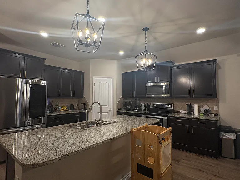 6172 Lavaca Dr — Photo 2