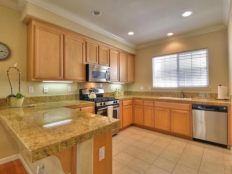 3142 Tuscolana Way — Photo 3