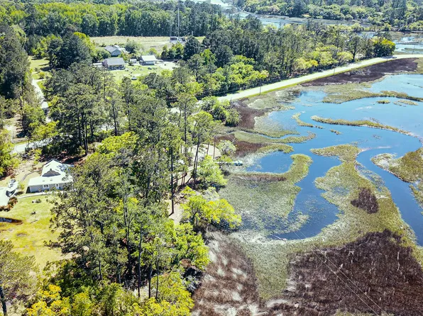 7262 Toogoodoo Rd, Meggett, SC 29449