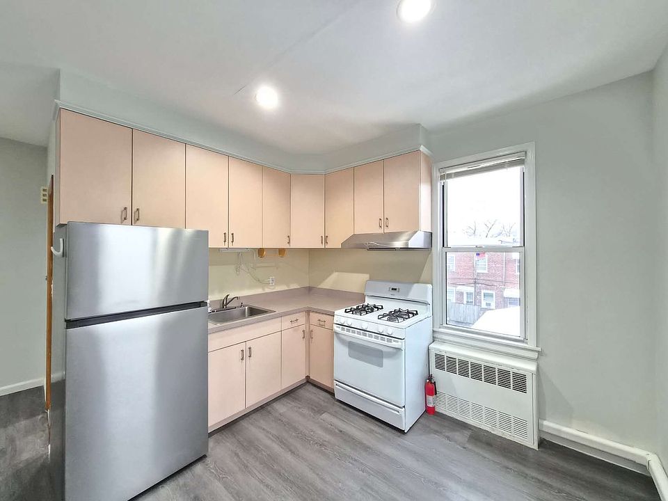 1st image of 2056 W 9th St Floor 2
