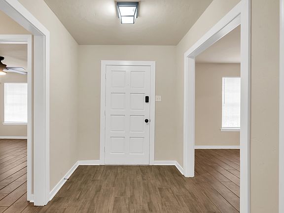 5th image of 801 Myrtle St