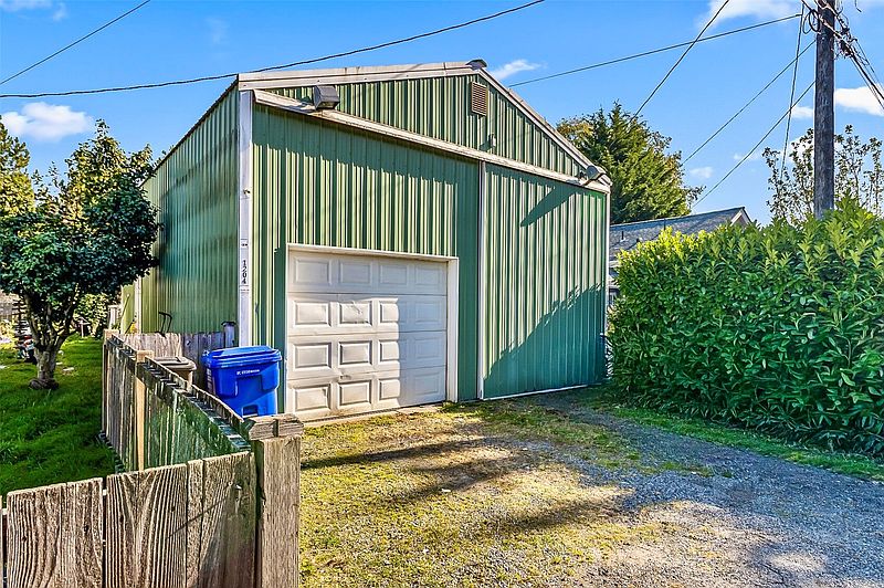 3rd image of 1204 41st Street
