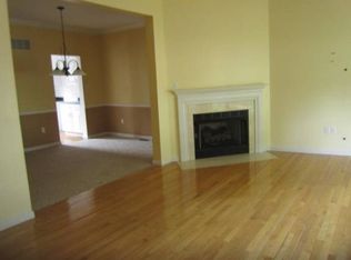 905 N Hanley Rd, Saint Louis, MO 63130