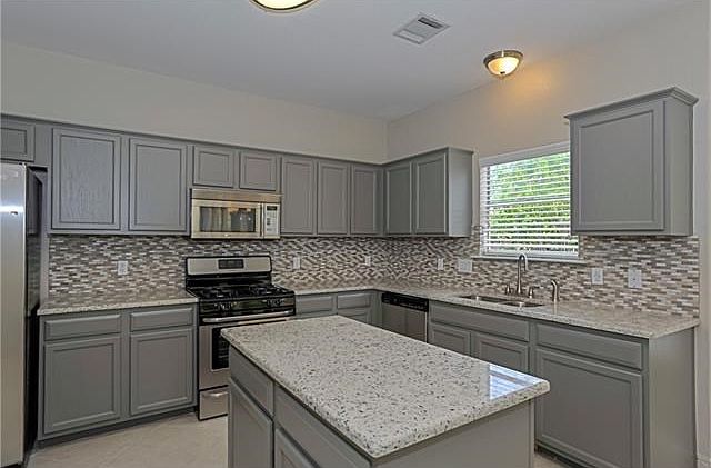 1st image of 15435 Quinley Dr