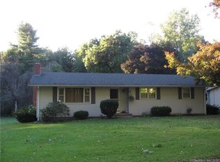 8 Hilltop Rd, Windsor, CT 06095