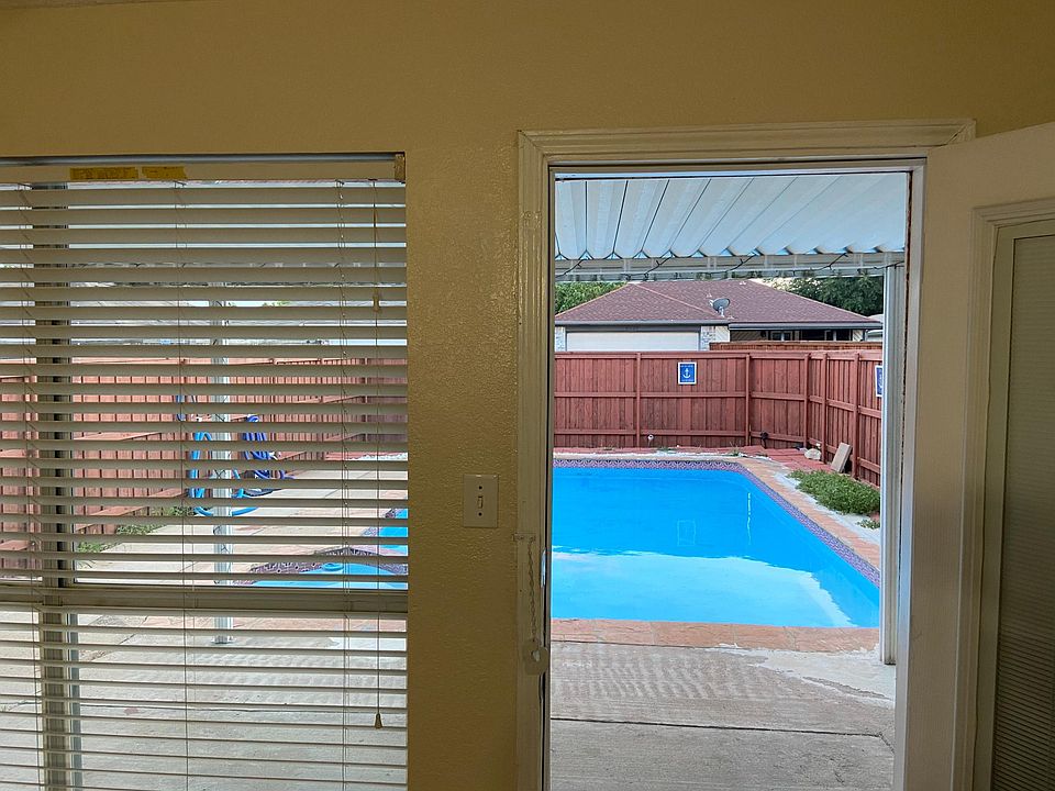 1st image of 2633 Bent Brook Dr